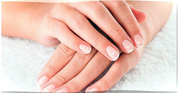 Causes of white marks on the nails.